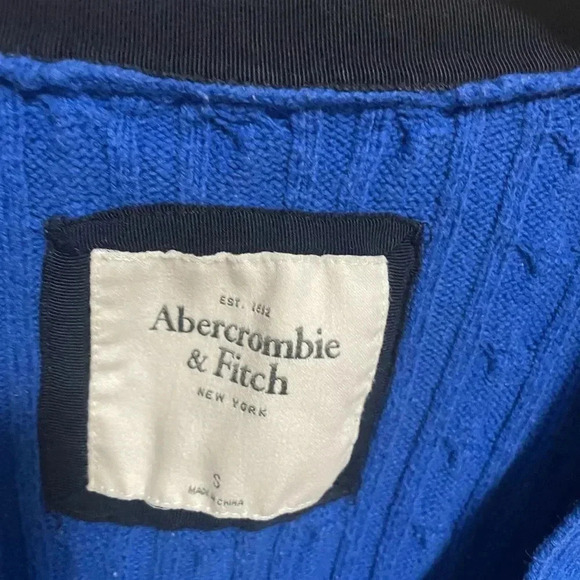 Abercrombie & Fitch blue cable knit cardigan women’s pockets size S - Picture 3 of 4